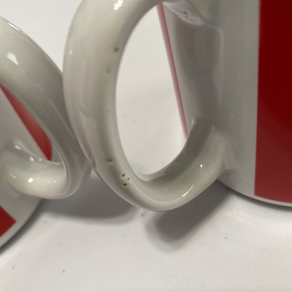 Kit Kat coffee cups 2 of them red and white - Picture 5 of 7